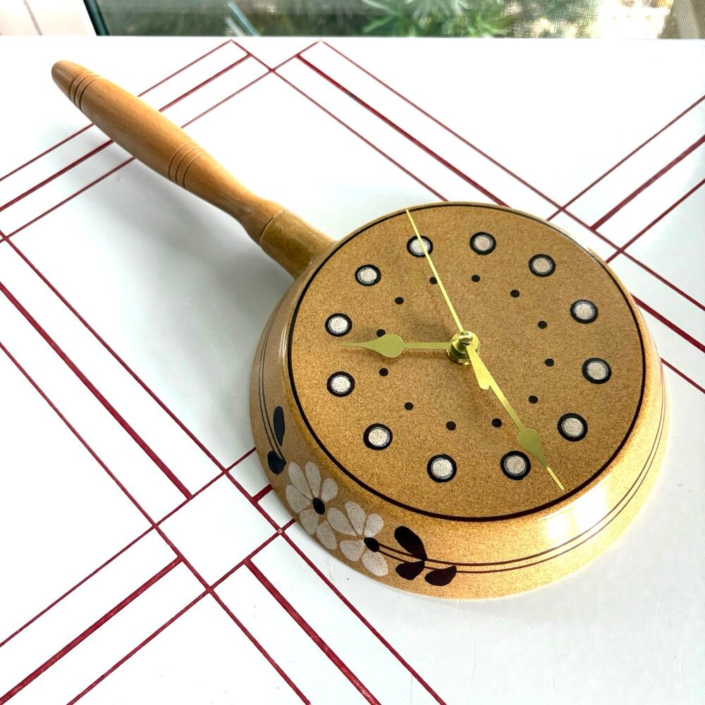 Vintage Frying Pan Wall Clock Ceramic Kitchen Decor Retro Floral